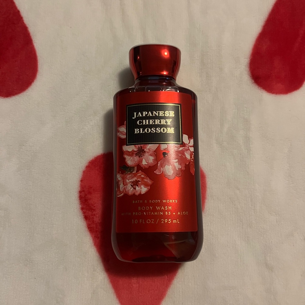 Bath & Body Works Japanese Cherry Blossom Red Body Wash